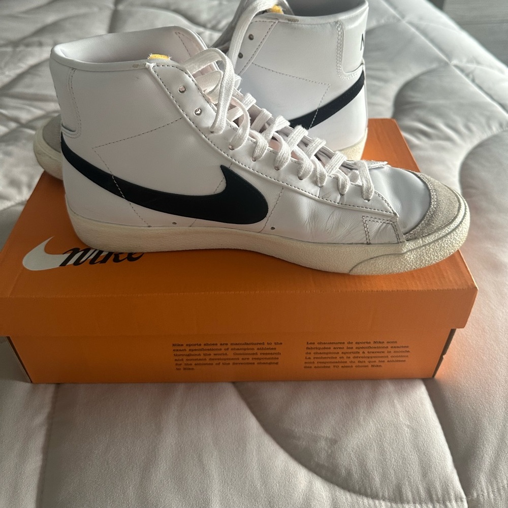 Nike Blazers Size 10.5